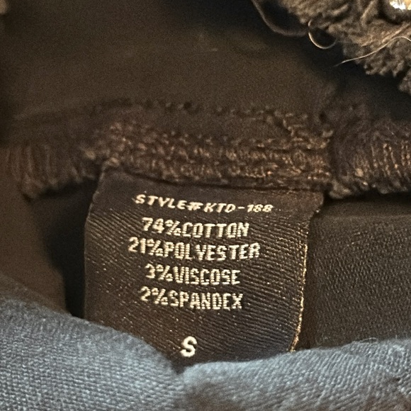 Fashion Nova Vintage Wash Black Studded Denim Mini Skirt Size Small Like New - Picture 5 of 5